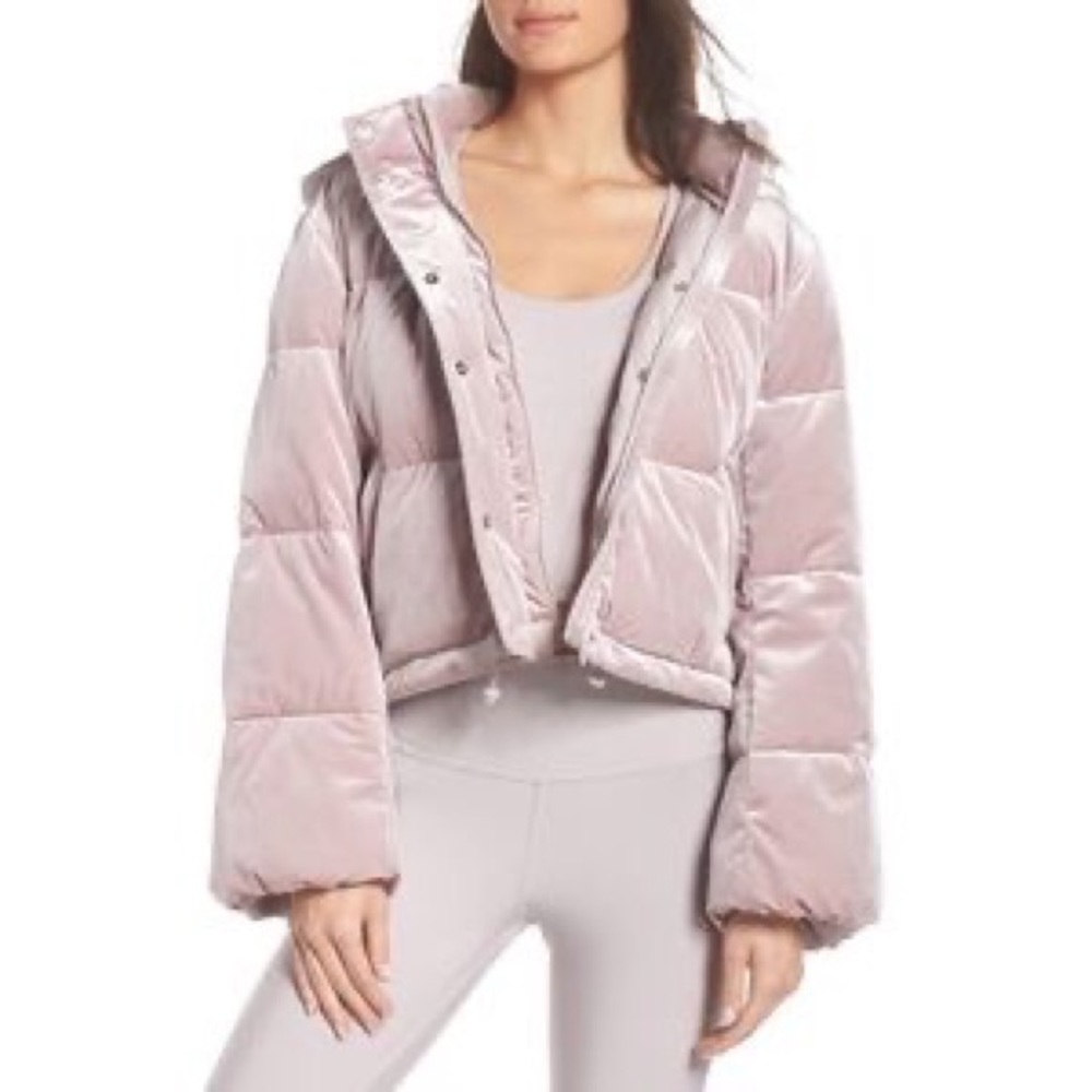 Alo Yoga Puffer Coat in Lavender Cloud